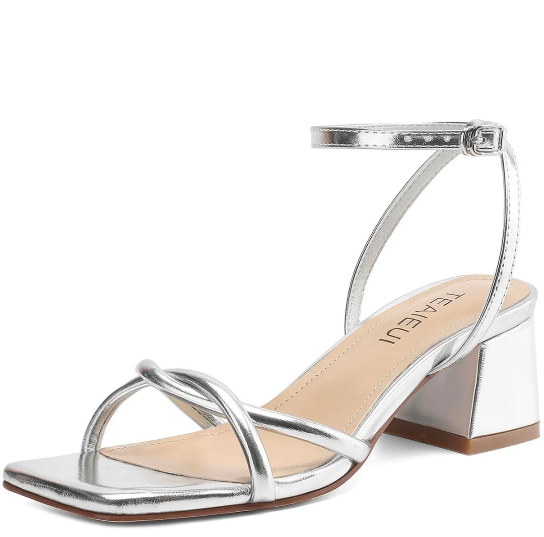 Sandalias de tacón con tiras.