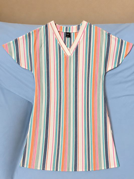 Vestido casual de rayas multicolor diseñado para brindar comodidad